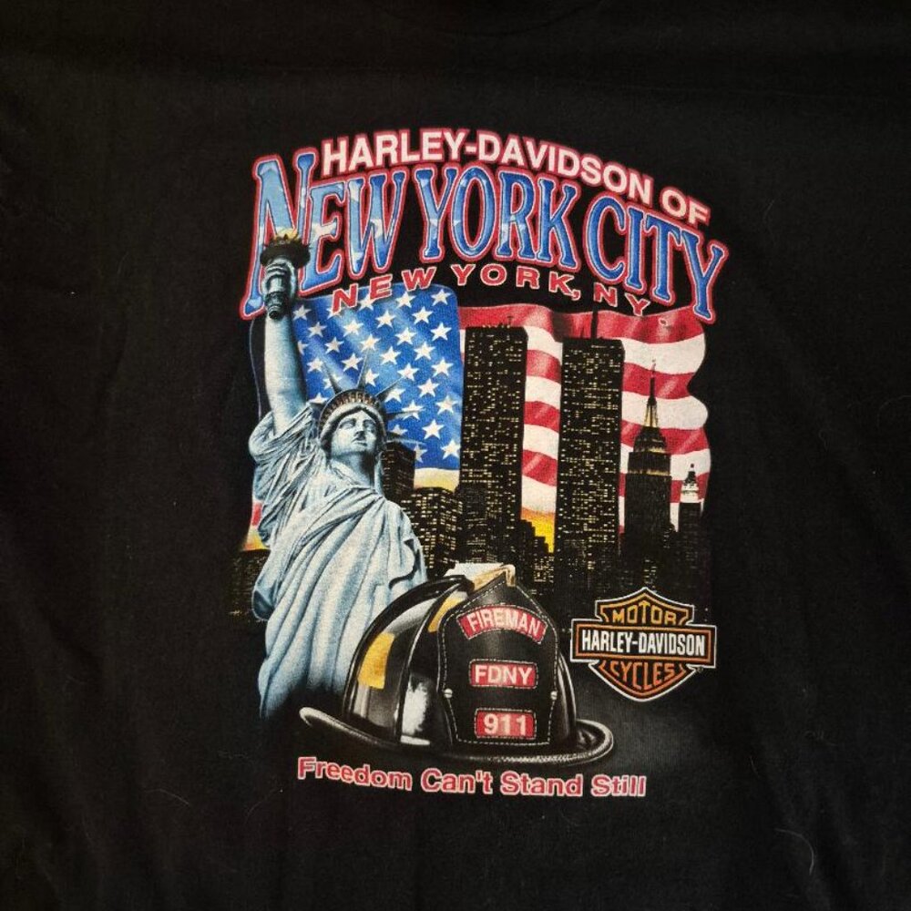 Vintage VTG 2001 Harley-Davidson New York City NYC T-Shirt 9/11 Twin Towers (M)